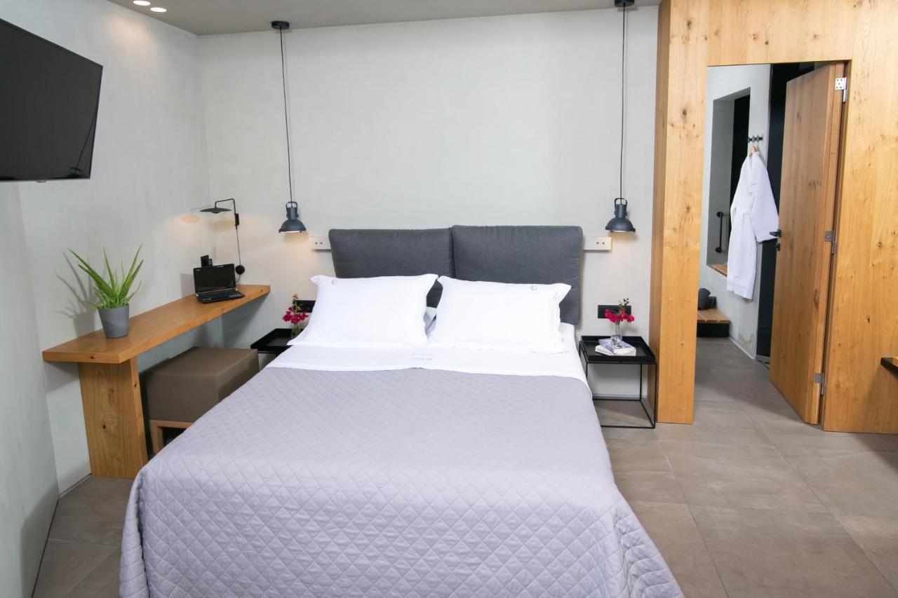 Marquise Suites - Adults Only Тира Экстерьер фото
