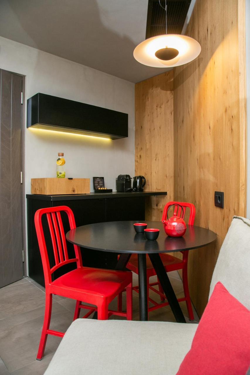Marquise Suites - Adults Only Тира Экстерьер фото