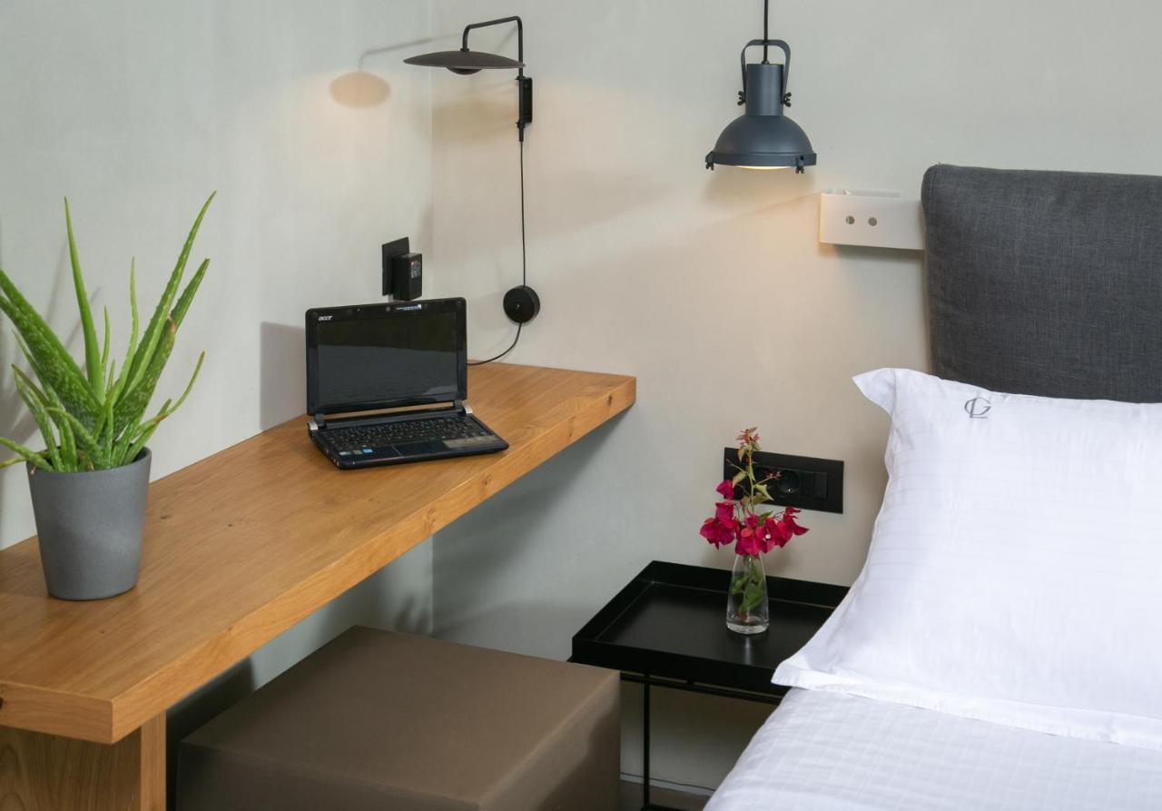 Marquise Suites - Adults Only Тира Экстерьер фото
