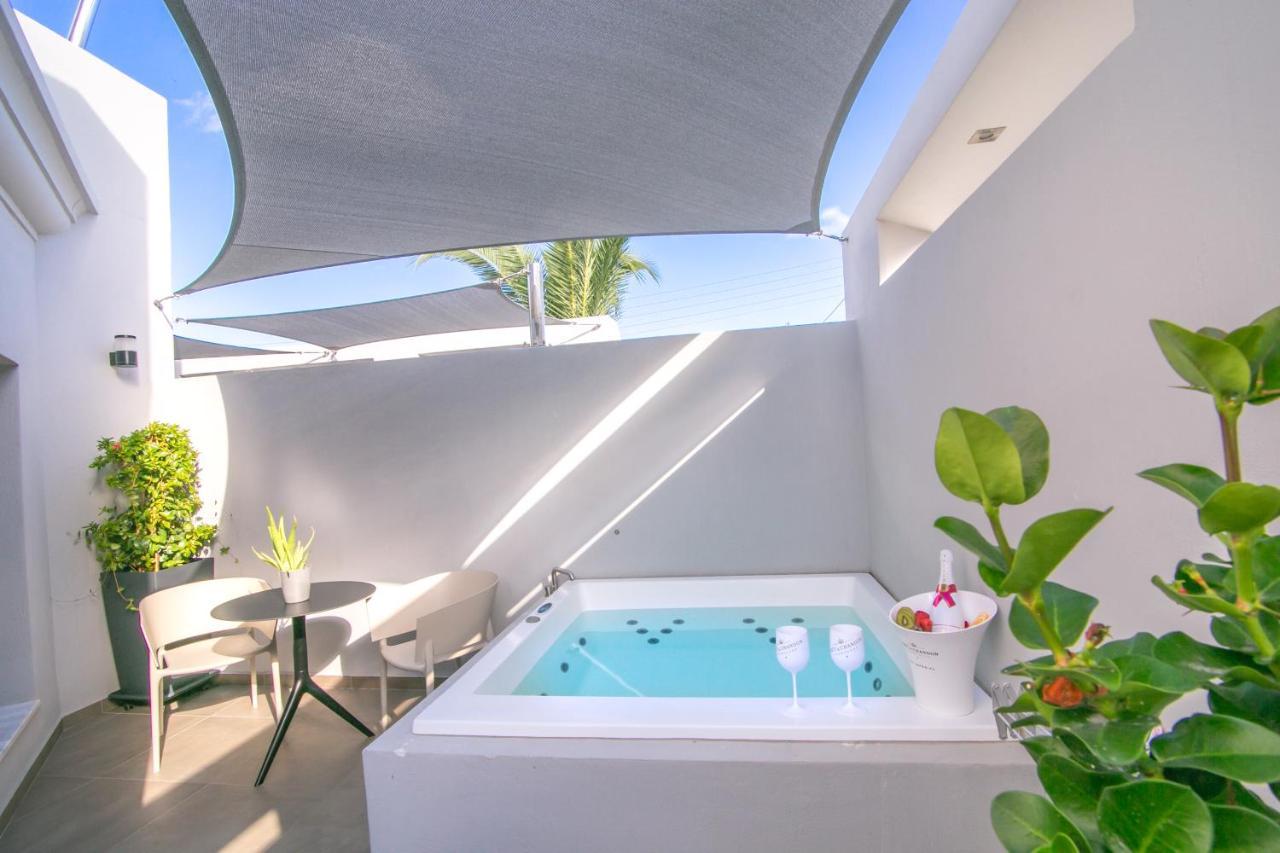 Marquise Suites - Adults Only Тира Экстерьер фото