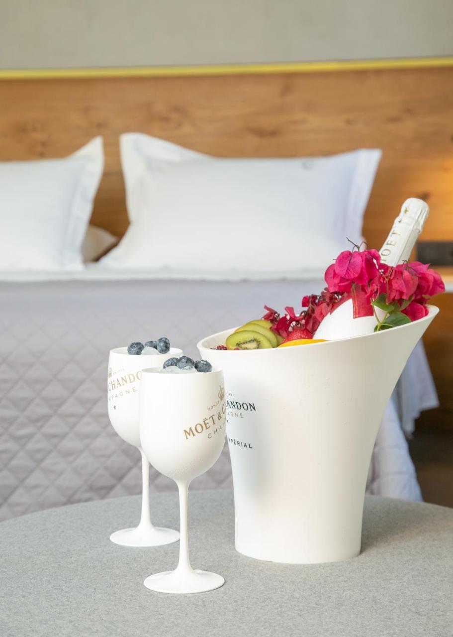 Marquise Suites - Adults Only Тира Экстерьер фото
